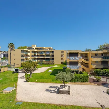 Apartment Parcs Du Lavandou-10 By Interhome *